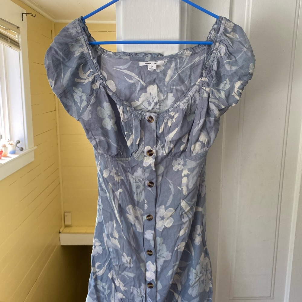 O'Neill Gray and White Floral Top